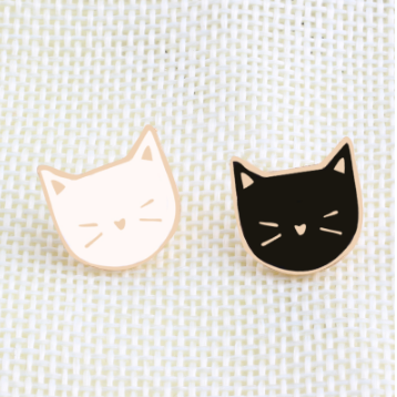 Cat lover Enamel Pin