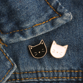 Cat lover Enamel Pin
